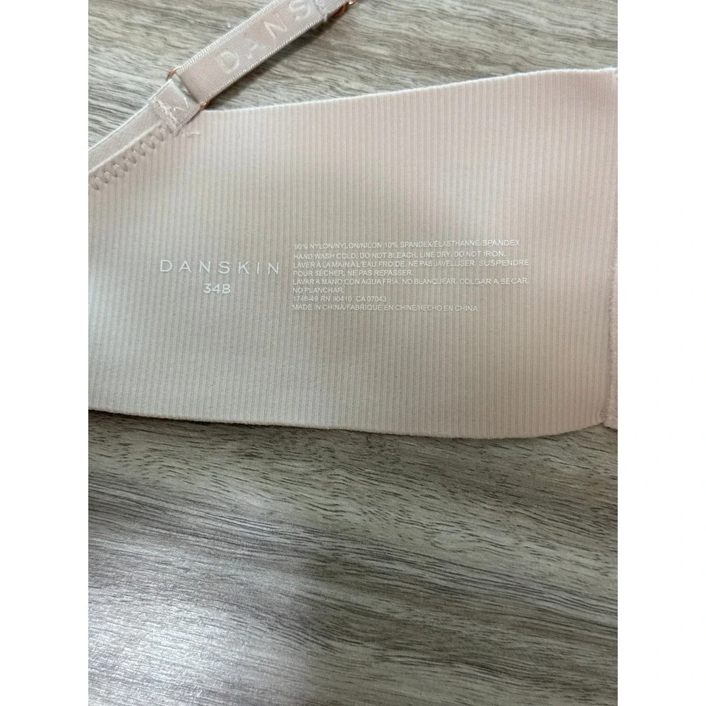 Danskin Women Ribbed T-Shirt Bra 34B Blush Cream Padded Wireless Balletcore Basi